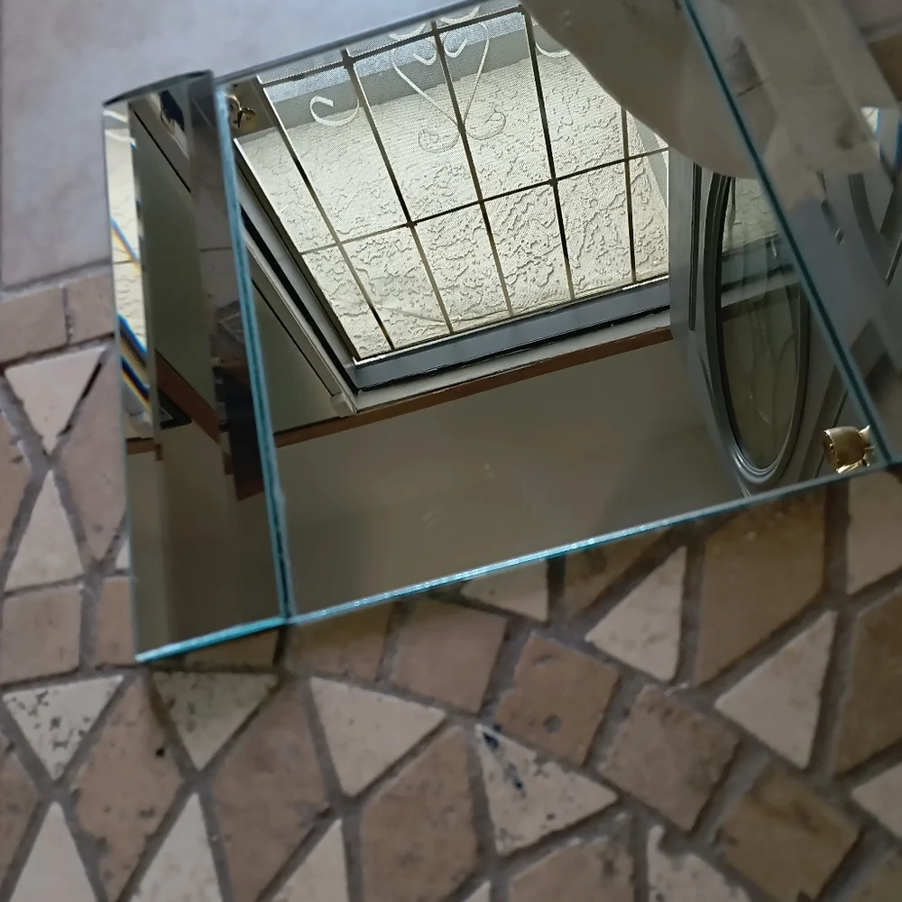 Beautiful Vanity Mirror w/ Bold sides. 12